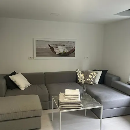 Elena Apartment *